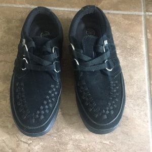 Barely worn T.U.K sneakers. US men’s 4